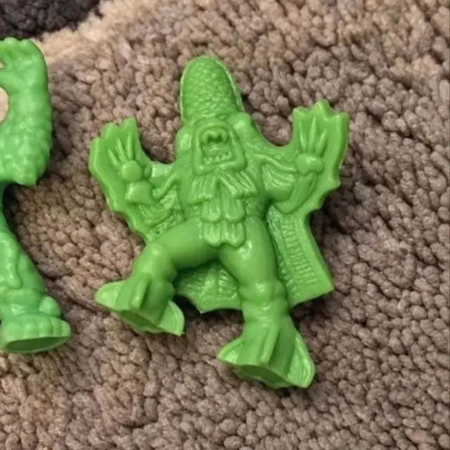 Bishop Fish #58, Monster in My Pocket: Series 2, Neon Green