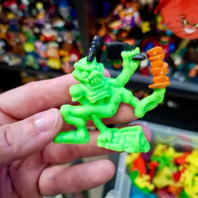 Poltergeist #117, Monster in My Pocket: Series 4: Super Scary, Neon Green