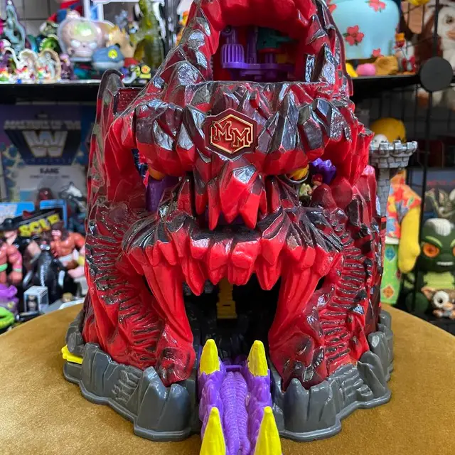 Mighty Max Trapped In Skull Mountain, Mighty Max: Large-size playsets