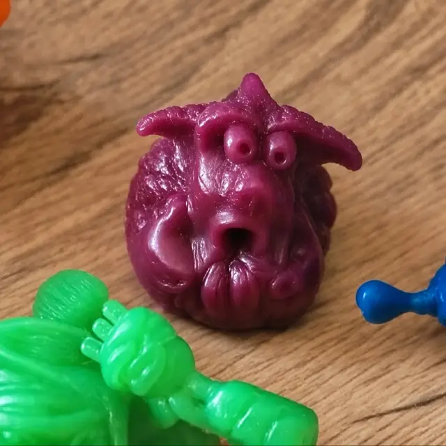 Dwiz, Mini Boglins: The Disgustings, Purple