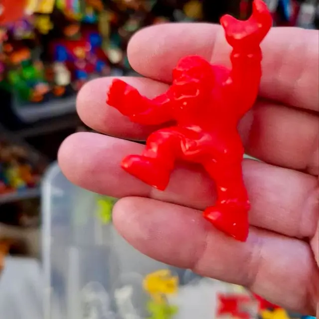 Hunchback #48, Monster in My Pocket: Series 1, Red