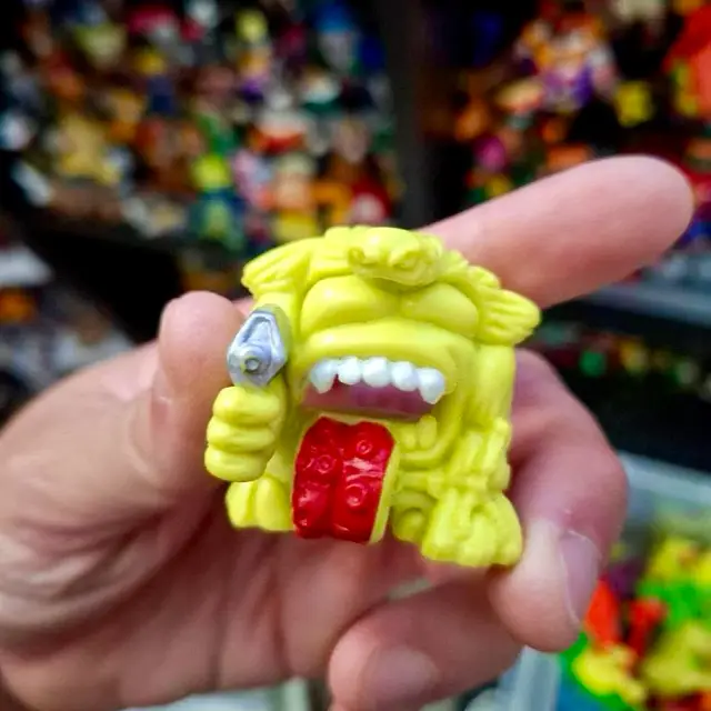 Jumbo Jupiter Junkeater #174, Monster in My Pocket: Series 7: Space Aliens, Neon Yellow