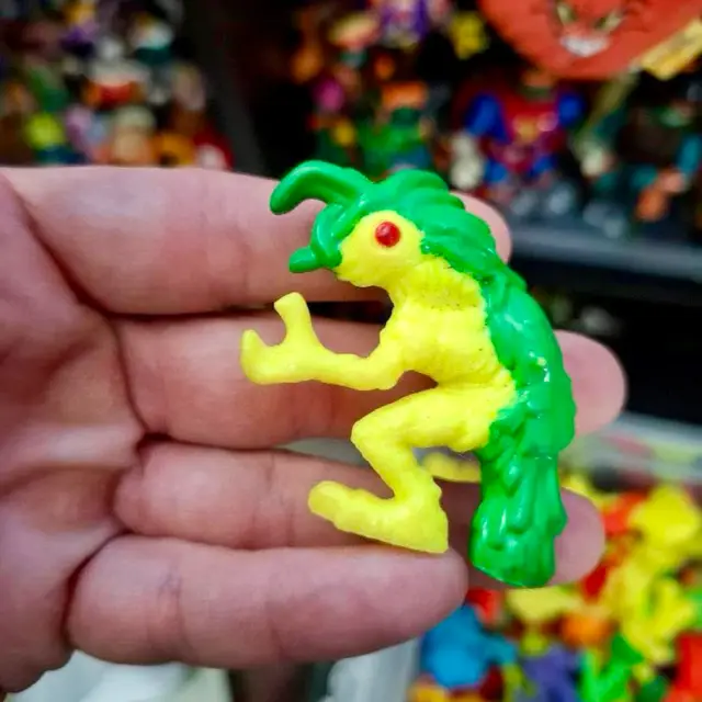 Fachen #114, Monster in My Pocket: Series 4: Super Scary, Neon Yellow
