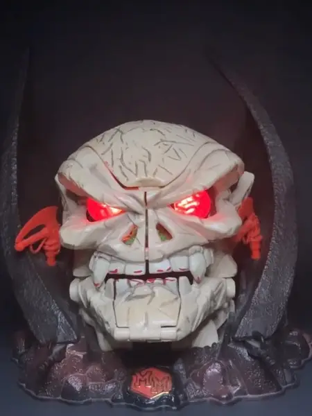 Mighty Max Assaults Skull Master Mega Head, Mighty Max: Large-size playsets