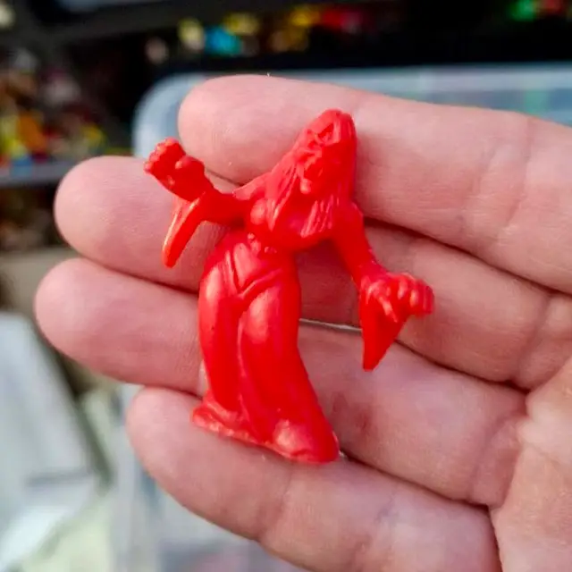 Vampiress #36, Monster in My Pocket: Series 1, Red